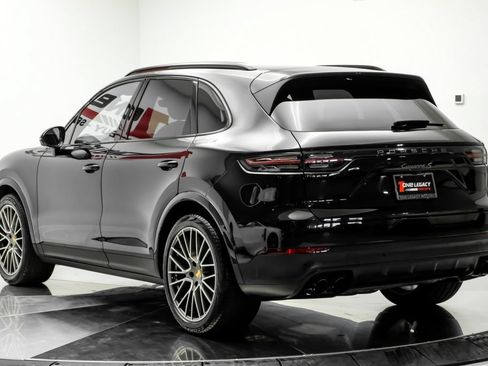 Used 2023 Porsche Cayenne S Platinum w/ Premium Package Plus AWD/4WD image 12