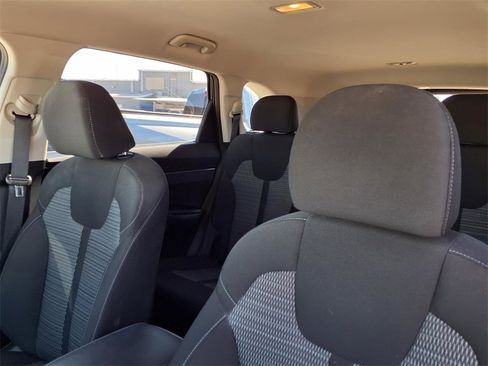 Used 2023 Kia Sorento LX image 17