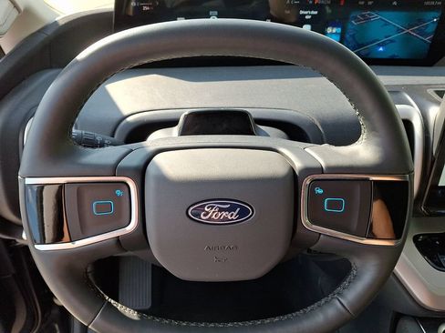 Used 2025 Ford Expedition Active AWD/4WD image 21