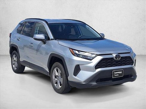 Used 2024 Toyota RAV4 XLE FWD image 3