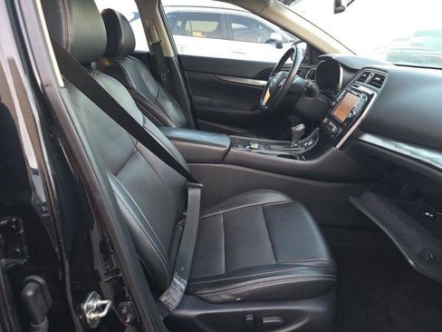 Used 2019 Nissan Maxima 3.5 SV w/ Floor Mat Group FWD image 10