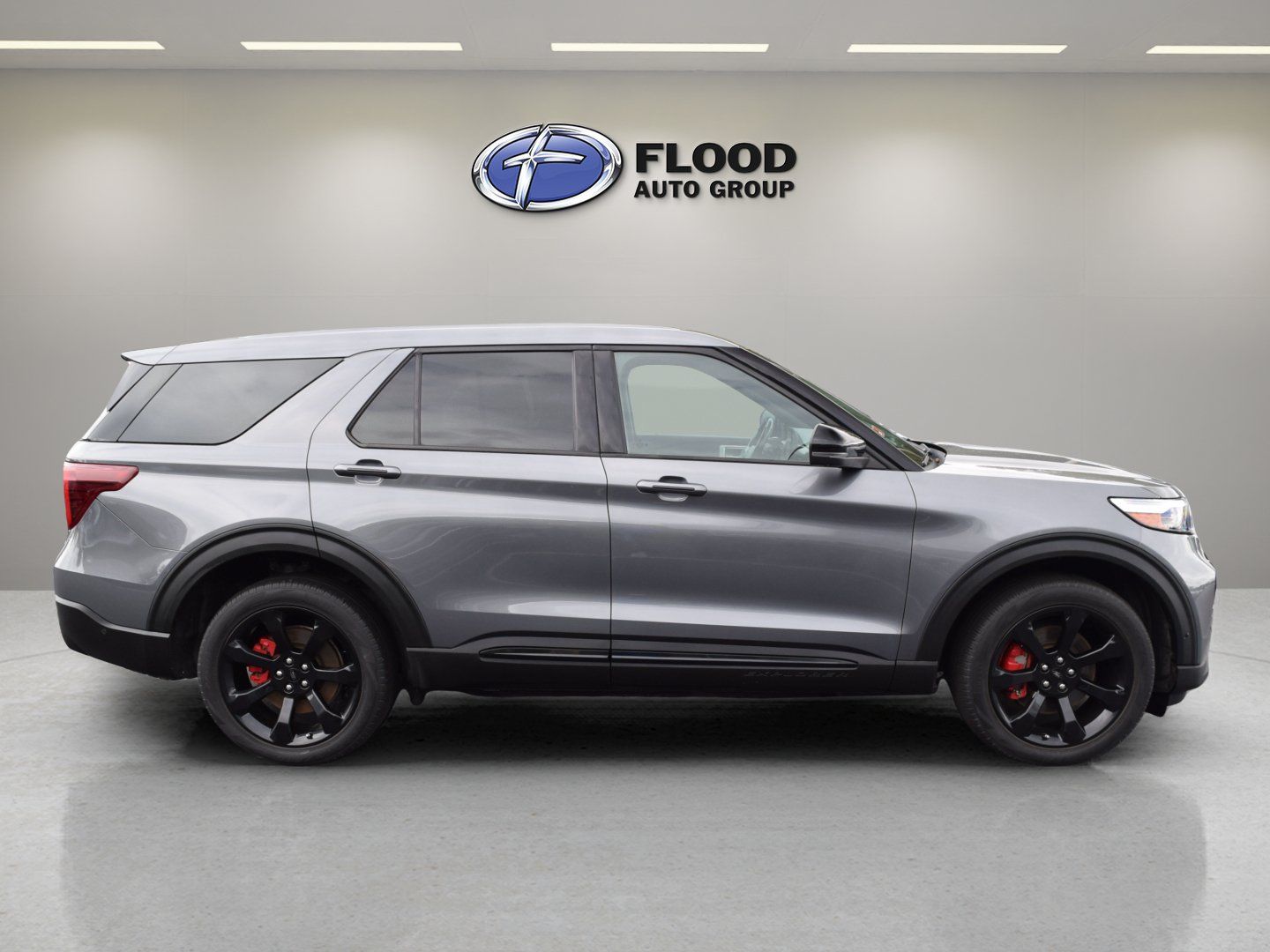 Used 2022 Ford Explorer ST w/ ST Street Pack AWD/4WD image 3