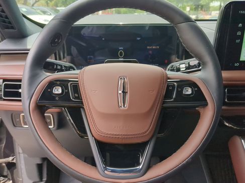 New 2026 Lincoln Aviator Reserve AWD/4WD image 13