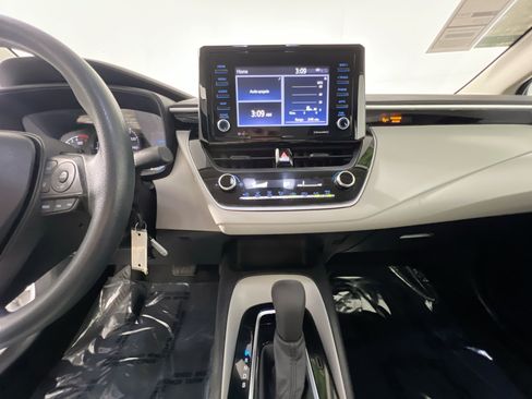 Used 2022 Toyota Corolla L FWD image 25