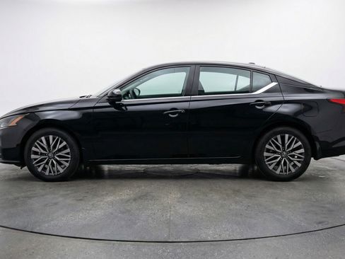 Used 2025 Nissan Altima 2.5 SV image 5