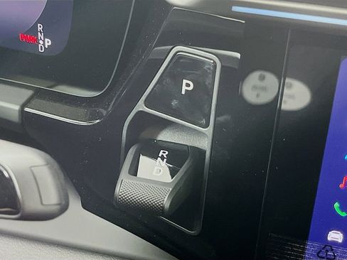 New 2026 Porsche Macan 4 Electric image 17