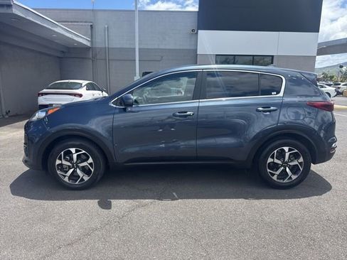Used 2022 Kia Sportage LX FWD image 2
