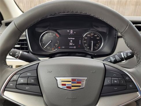 Used 2022 Cadillac XT5 Premium Luxury image 18