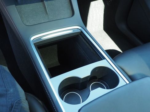 Used 2025 Tesla Model Y Long Range image 23