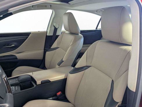 Used 2020 Lexus ES 300h w/ Accessory Package FWD image 12