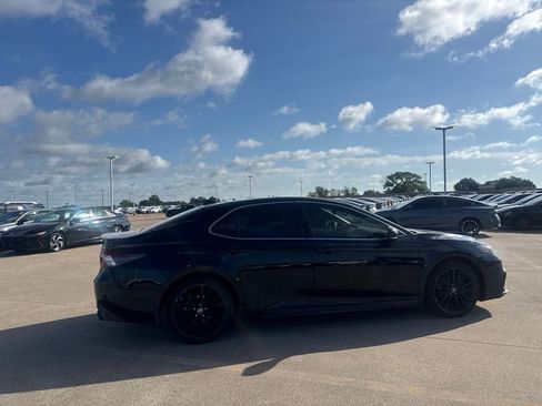 Used 2021 Toyota Camry XSE FWD image 21