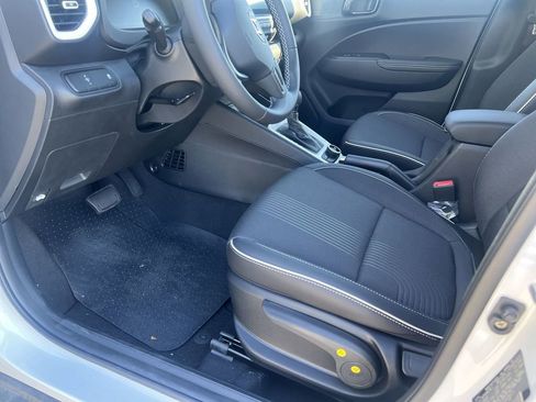 Used 2026 Hyundai Venue SEL image 12