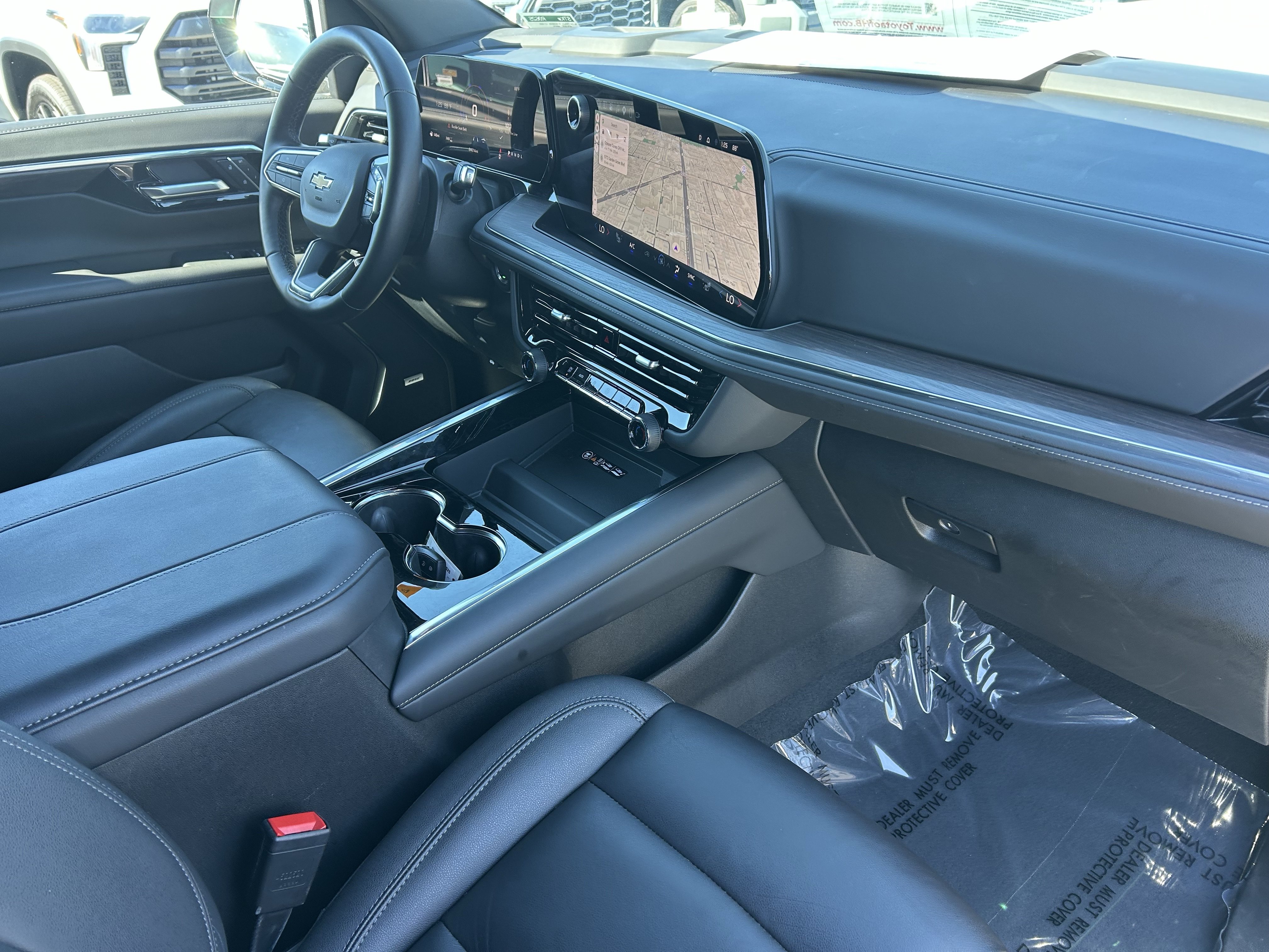 Used 2026 Chevrolet Suburban LT w/ Comfort Package AWD/4WD image 9