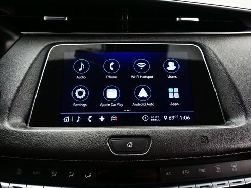 Used 2020 Cadillac XT4 Premium Luxury w/ Technology Package AWD/4WD image 20