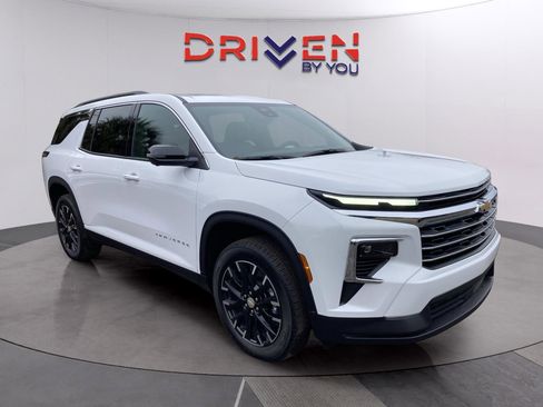 New 2026 Chevrolet Traverse LT w/ Sun and Wheel Package image 6