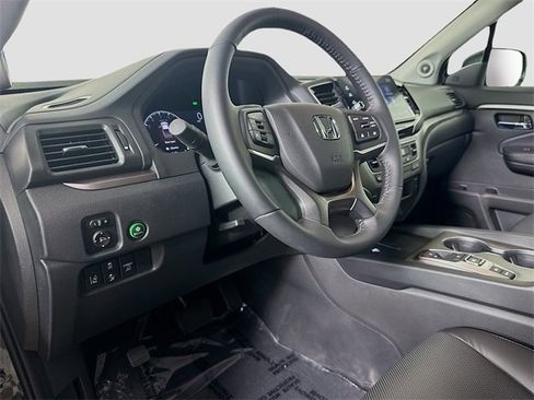Used 2025 Honda Ridgeline RTL+ image 19