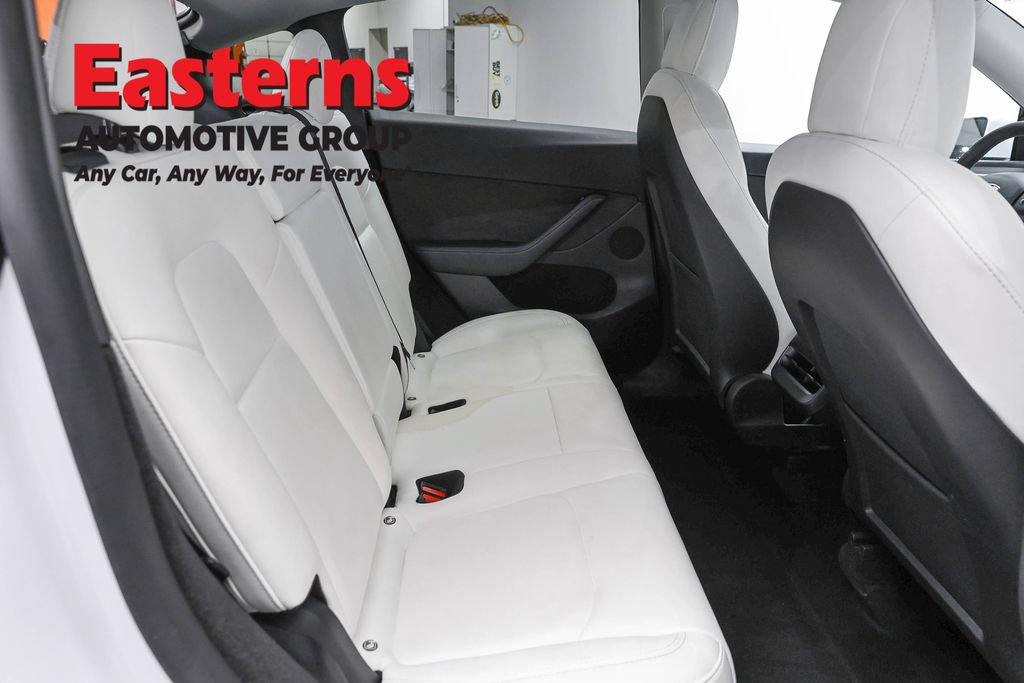 Used 2022 Tesla Model Y Long Range AWD/4WD image 18