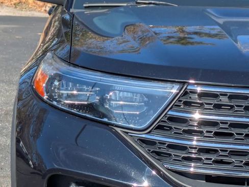 Used 2023 Ford Explorer XLT w/ Equipment Group 202A image 10