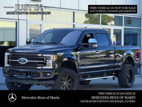 Used 2017 Ford F250 XLT w/ XLT Premium Package AWD/4WD image 2