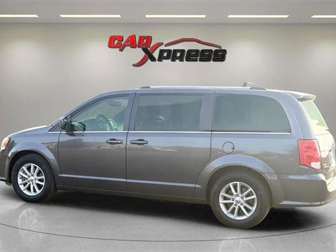 Used 2019 Dodge Grand Caravan SXT image 9