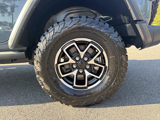 Certified 2025 Jeep Wrangler Unlimited Rubicon w/ Convenience Group AWD/4WD image 22