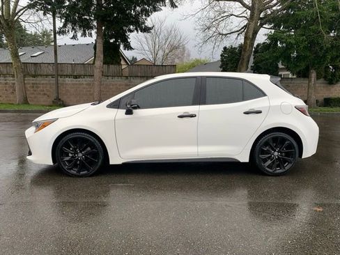 Used 2020 Toyota Corolla SE image 2