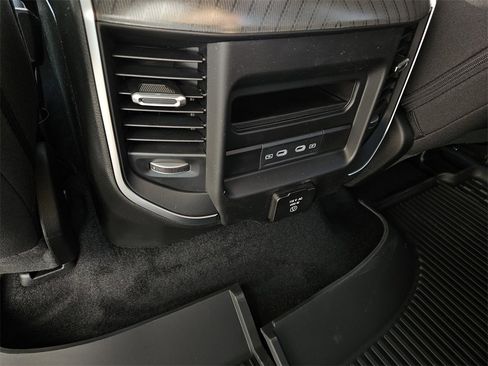 New 2026 RAM 1500 4x4 Crew Cab image 9