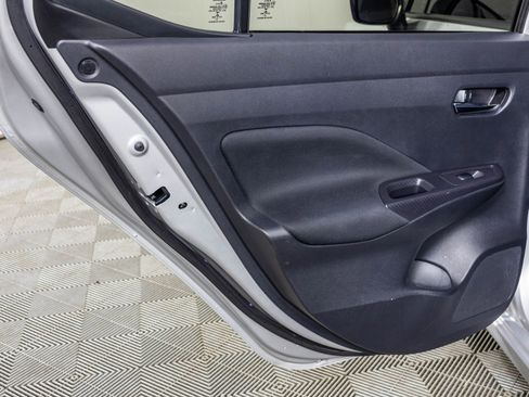 Used 2021 Nissan Versa SV image 35