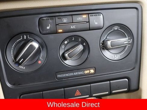 Used 2014 Volkswagen Beetle TDI FWD image 24