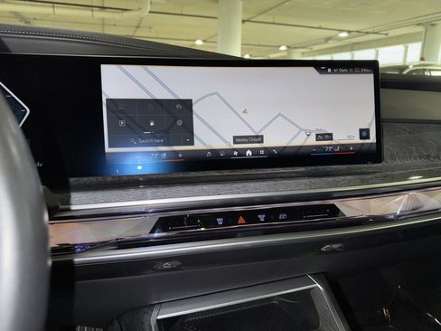 Used 2024 BMW 760i xDrive w/ Executive Package image 27