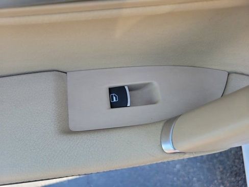 Used 2013 Volkswagen CC Lux image 17