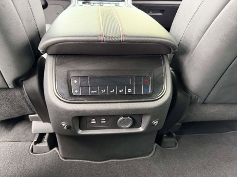 Used 2025 Nissan Armada PRO-4X AWD/4WD image 15