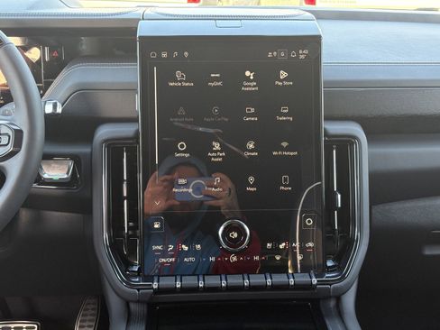 New 2026 GMC Yukon AT4 Ultimate w/ LPO, Floor Liner Package image 23