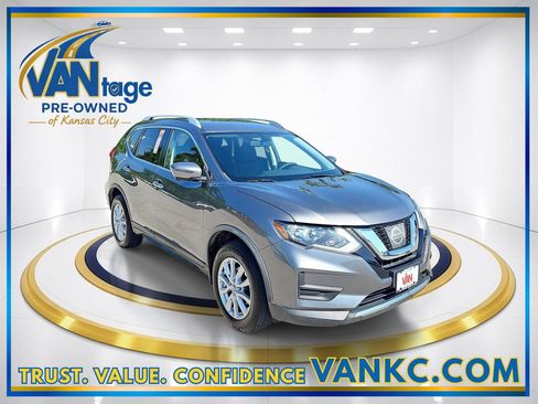 Used 2017 Nissan Rogue SV w/ SV Premium Package AWD/4WD image 3