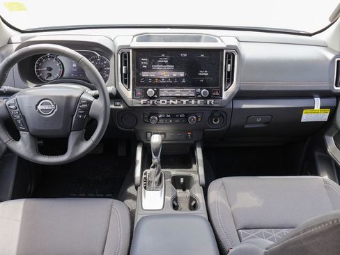 Certified 2025 Nissan Frontier SV w/ SV Convenience Package RWD image 6