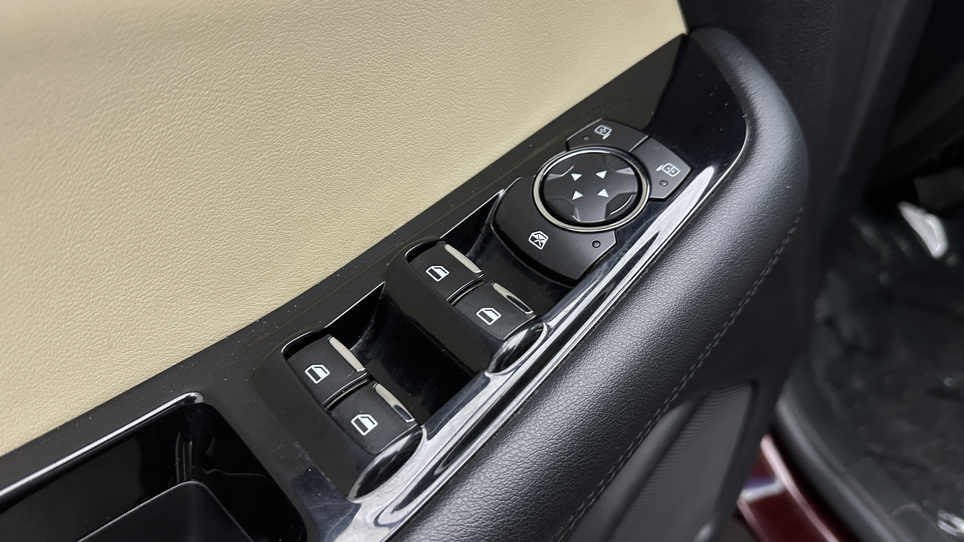 Used 2019 Ford Edge SEL w/ Equipment Group 201A AWD/4WD image 14