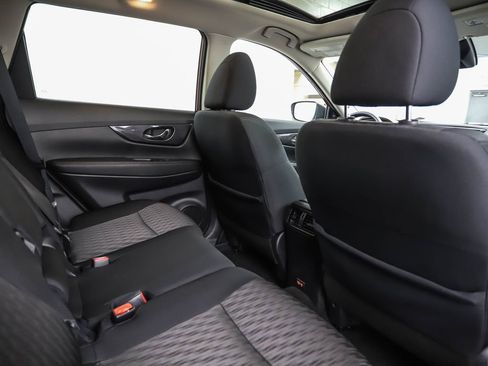 Used 2020 Nissan Rogue SV w/ Sun & Sound Touring Package image 25