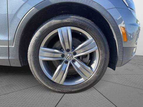 Used 2018 Volkswagen Tiguan SEL Premium AWD/4WD image 27