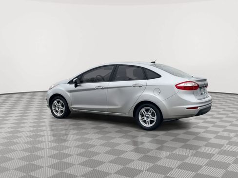 Used 2017 Ford Fiesta SE image 6