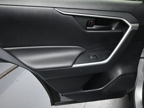 Used 2019 Toyota RAV4 LE w/ All Weather Liner Package image 21