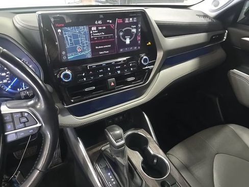 Used 2021 Toyota Highlander Platinum AWD/4WD image 8