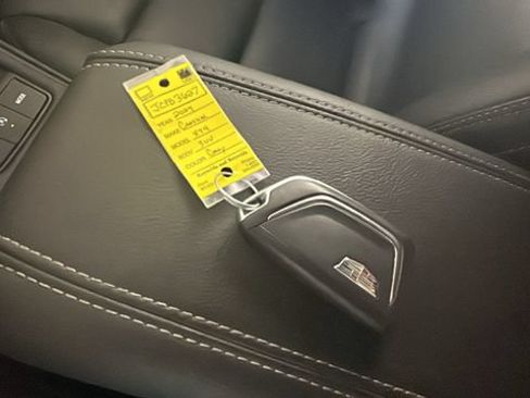 Used 2024 Cadillac XT4 Premium Luxury AWD/4WD image 22