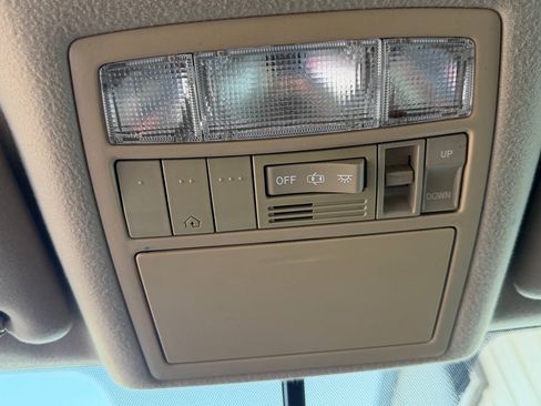 Used 2009 Toyota Venza FWD image 19