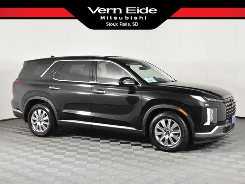 Used 2023 Hyundai Palisade SE image 1