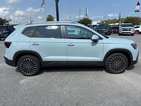 New 2025 Volkswagen Taos SE image 7