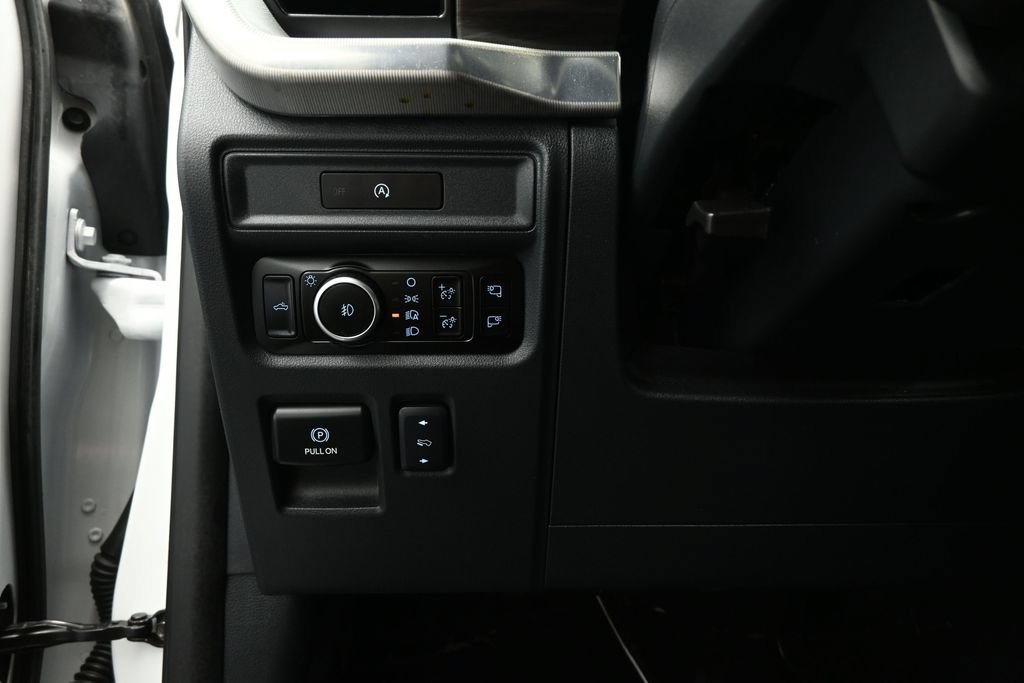 Used 2025 Ford F150 Lariat AWD/4WD image 10