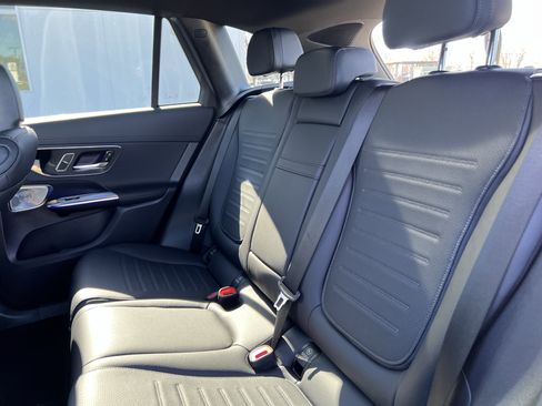 Certified 2025 Mercedes-Benz GLC 300 4MATIC image 33