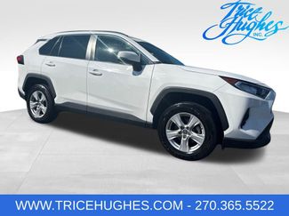 Used 2020 Toyota RAV4 XLE FWD video 1