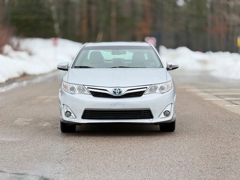 Used 2012 Toyota Camry XLE w/ Leather Pkg image 2