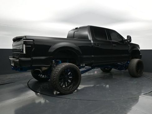 Used 2017 Ford F250 Platinum w/ Platinum Ultimate Package AWD/4WD image 2